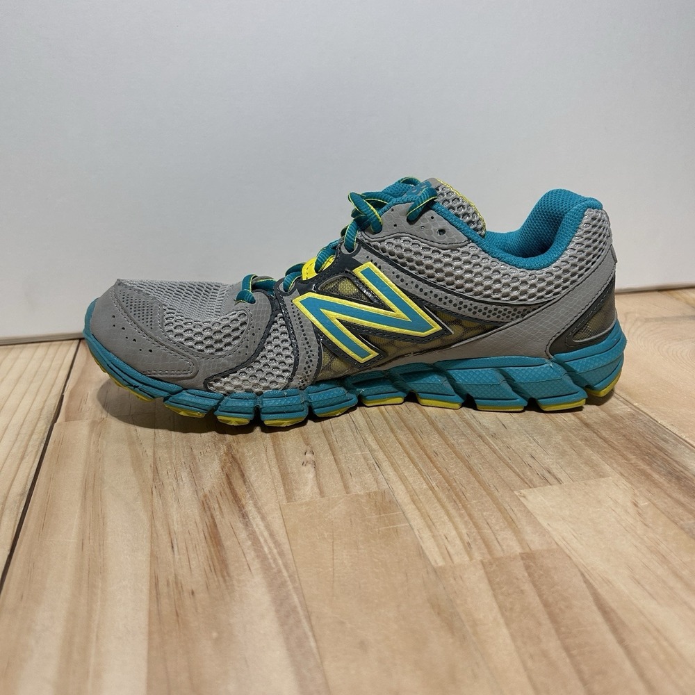 New Balance Women's Sz 8.5 D 750 V2 running shoes/Sneakers - teal, yellow, gray